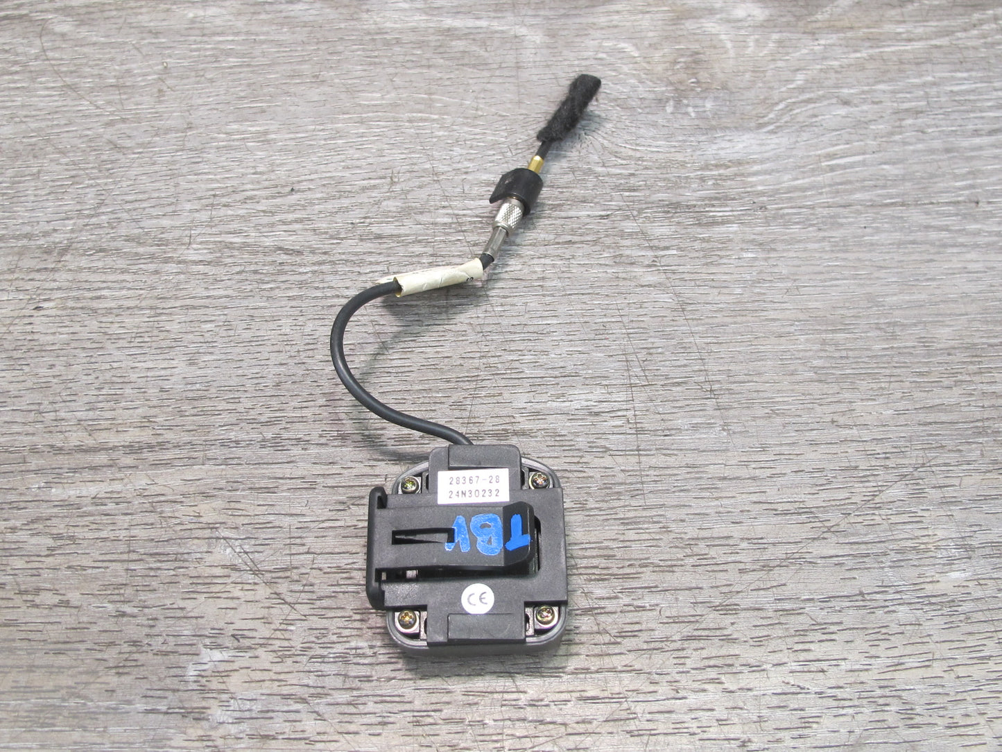 01-06 BMW E46 3-SERIES GPS Navigation Antenna Module 8374297 OEM