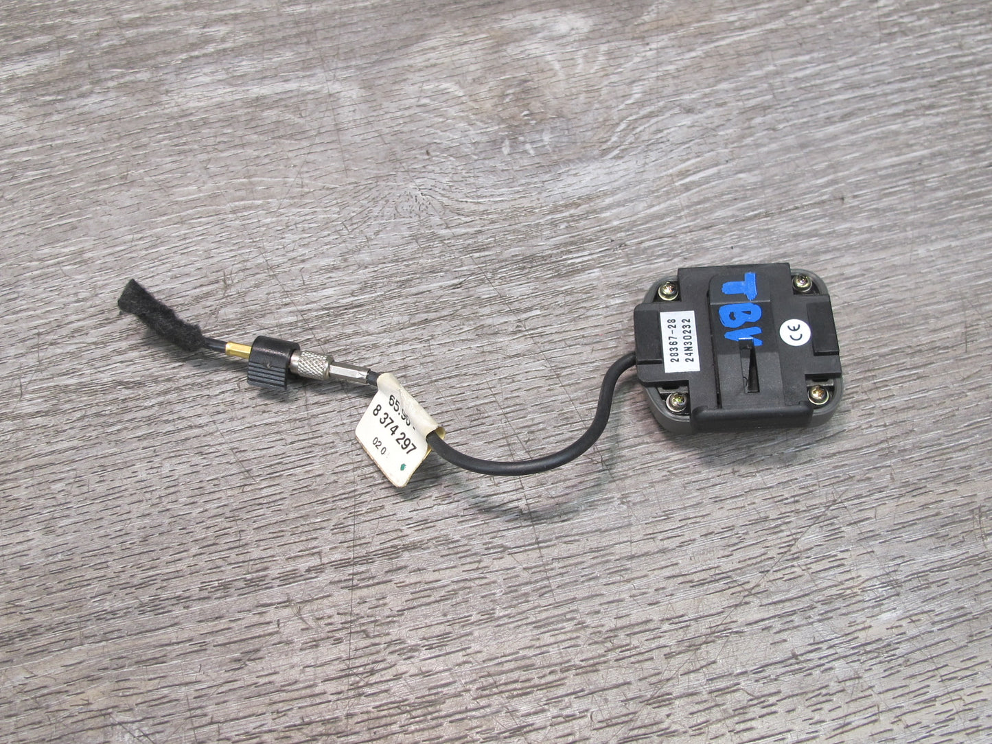 01-06 BMW E46 3-SERIES GPS Navigation Antenna Module 8374297 OEM
