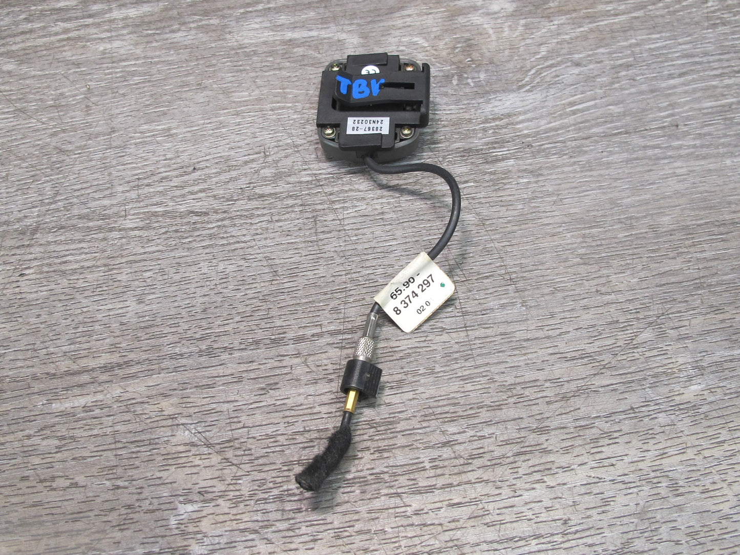 01-06 BMW E46 3-SERIES GPS Navigation Antenna Module 8374297 OEM