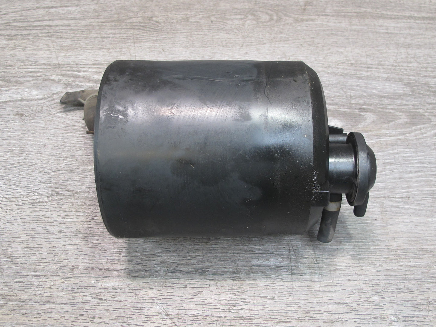90-95 Nissan 300ZX Z32 NA Fuel Evap Vapor Charcoal Canister 14950-30P01 OEM