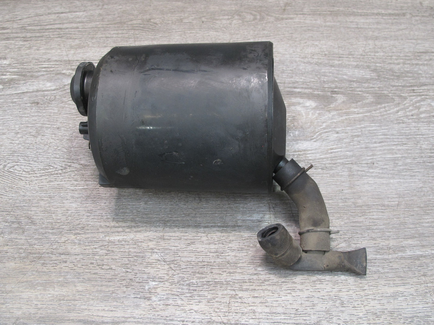 90-95 Nissan 300ZX Z32 NA Fuel Evap Vapor Charcoal Canister 14950-30P01 OEM