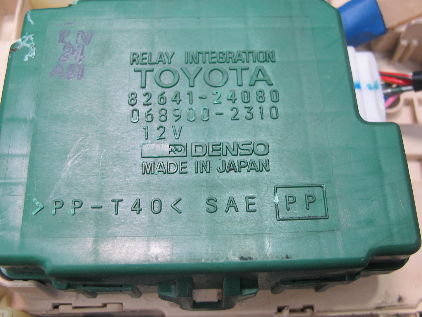 95-96 Lexus JZZ31L SC300 Interior Fuse Relay Box Module w Integration Relay OEM