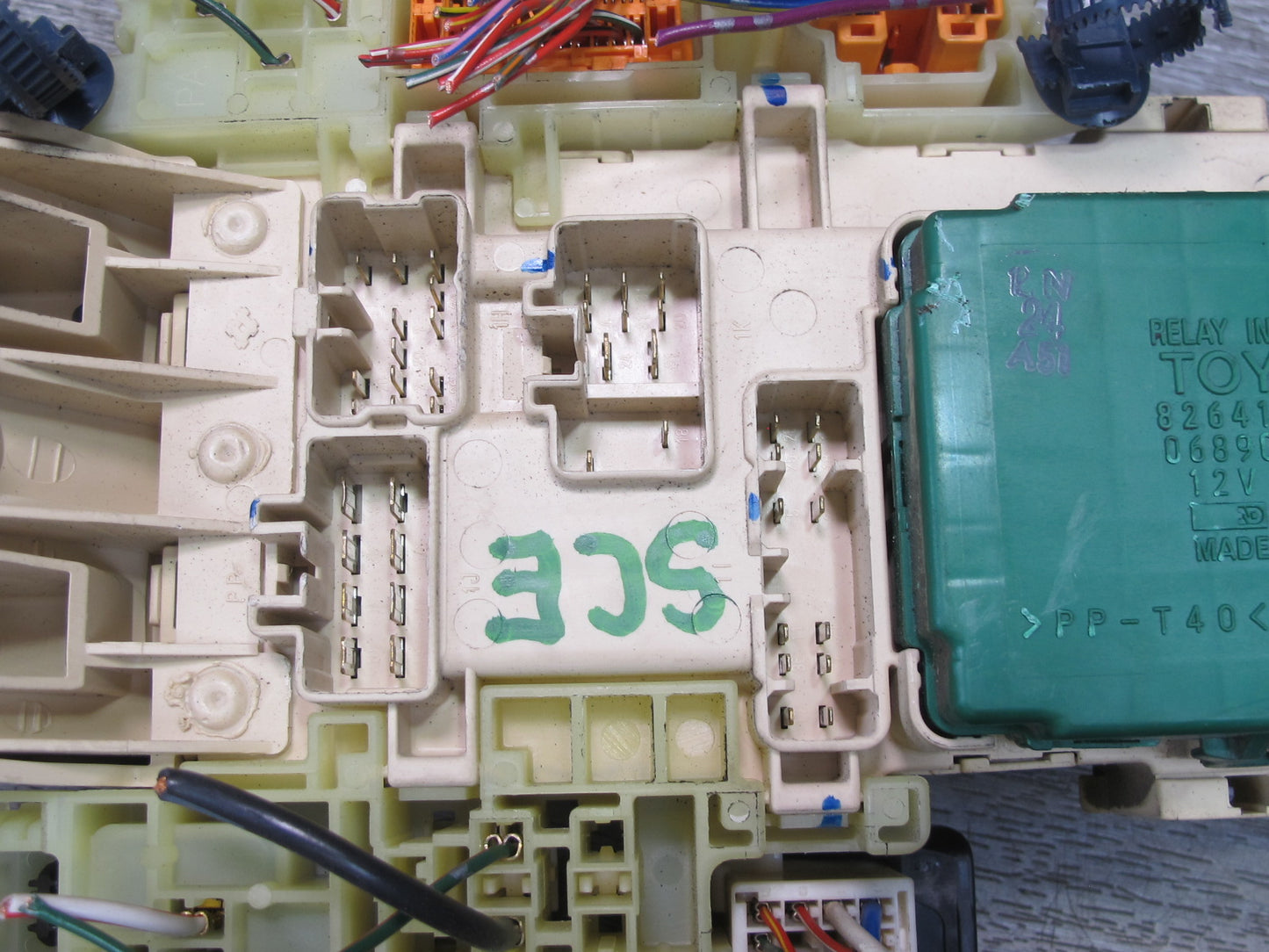 95-96 Lexus JZZ31L SC300 Interior Fuse Relay Box Module w Integration Relay OEM