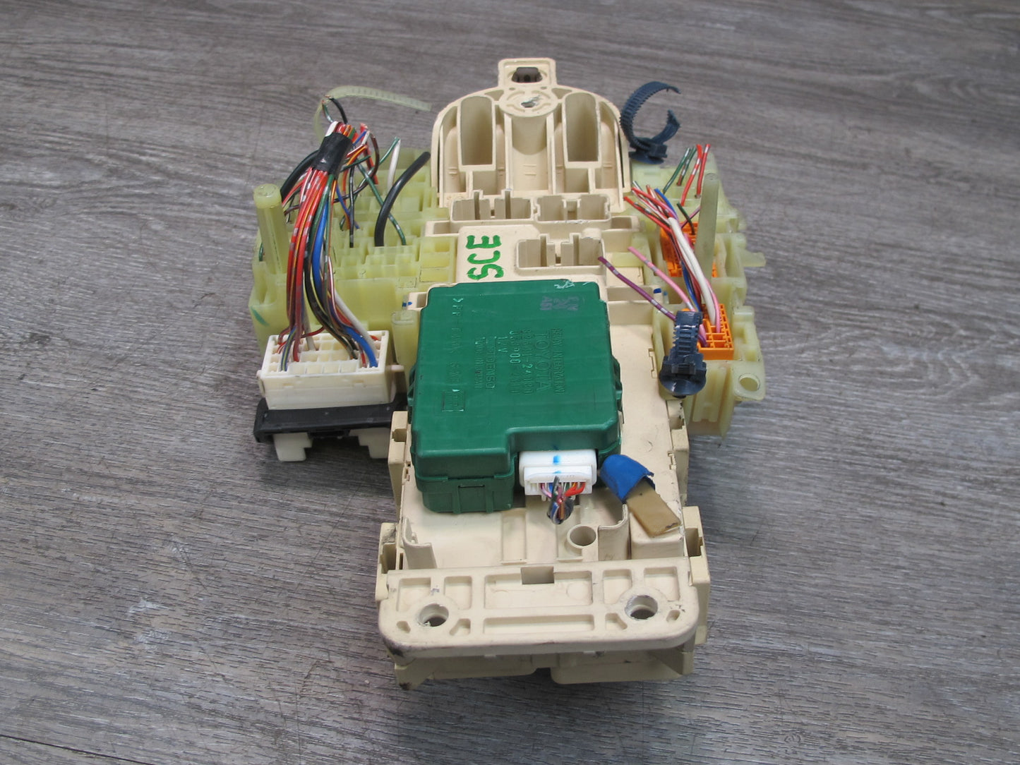 95-96 Lexus JZZ31L SC300 Interior Fuse Relay Box Module w Integration Relay OEM
