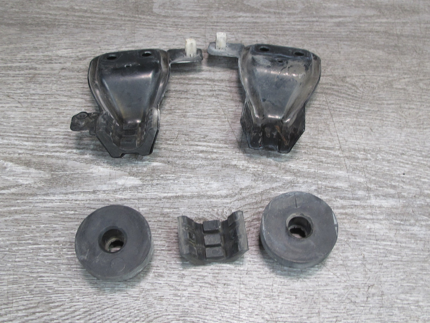 92-00 Lexus JZZ31L SC300 Engine Radiator Mount Bracket Support Bushing Set OEM