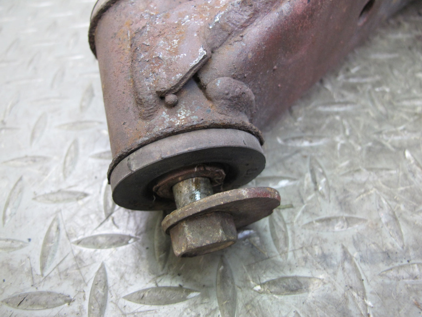 86-91 Mazda RX7 FC3S Rear Left Spindle Knuckle Wheel Hub w Trailing Arm Assy OEM