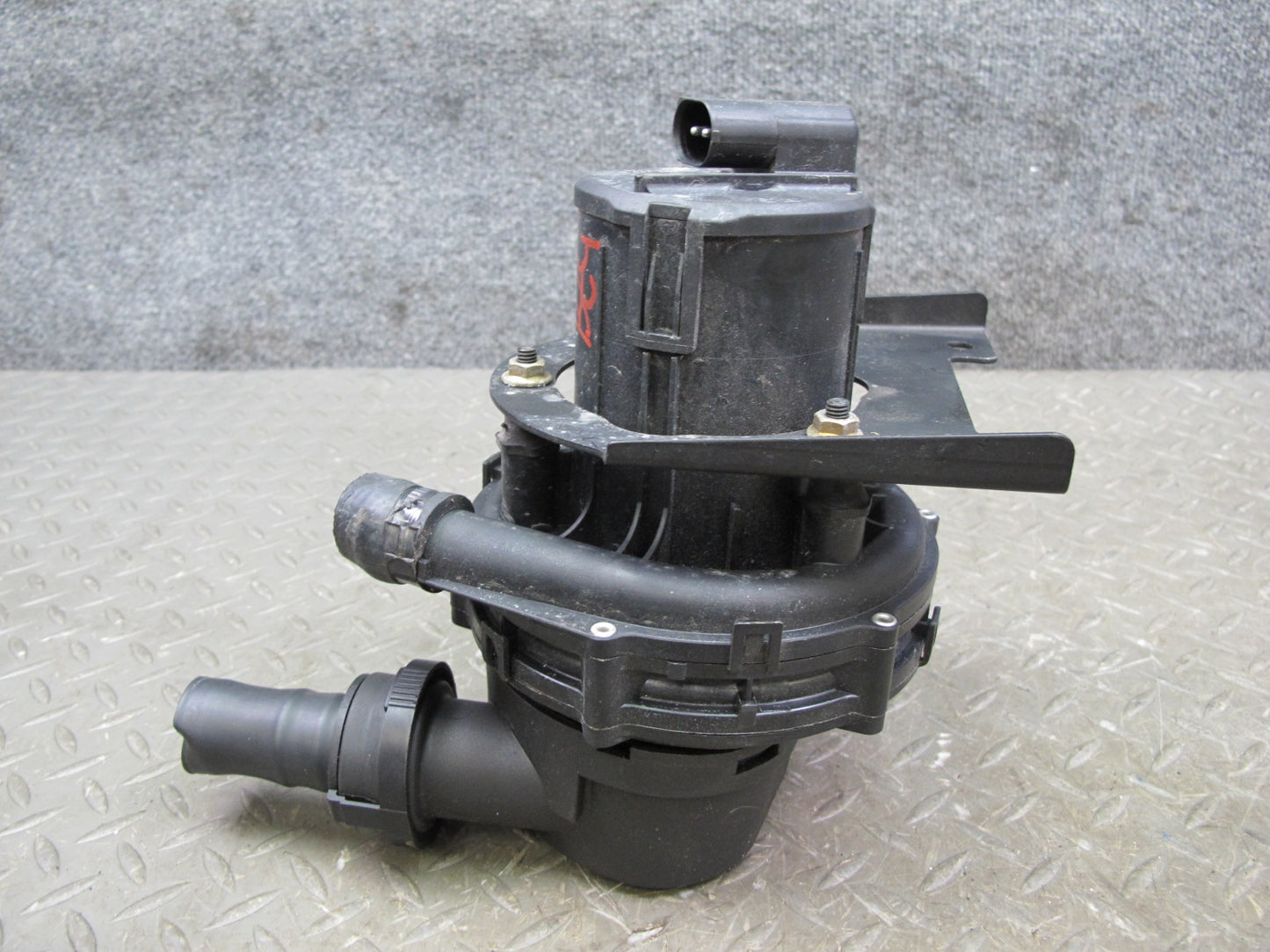 97-99 BMW E36/7 Z3 2.8L 3.2L Secondary Air Injection Smog Pump 1432907 OEM