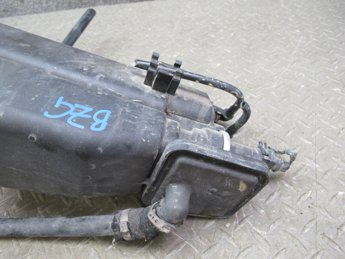 96-98 BMW E36/7 Z3 Fuel Evap Vapor Charcoal Canister 1183568 OEM