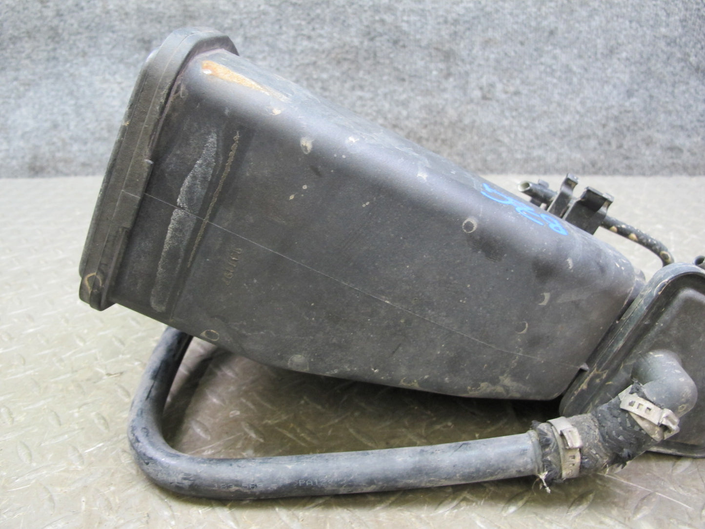 96-98 BMW E36/7 Z3 Fuel Evap Vapor Charcoal Canister 1183568 OEM