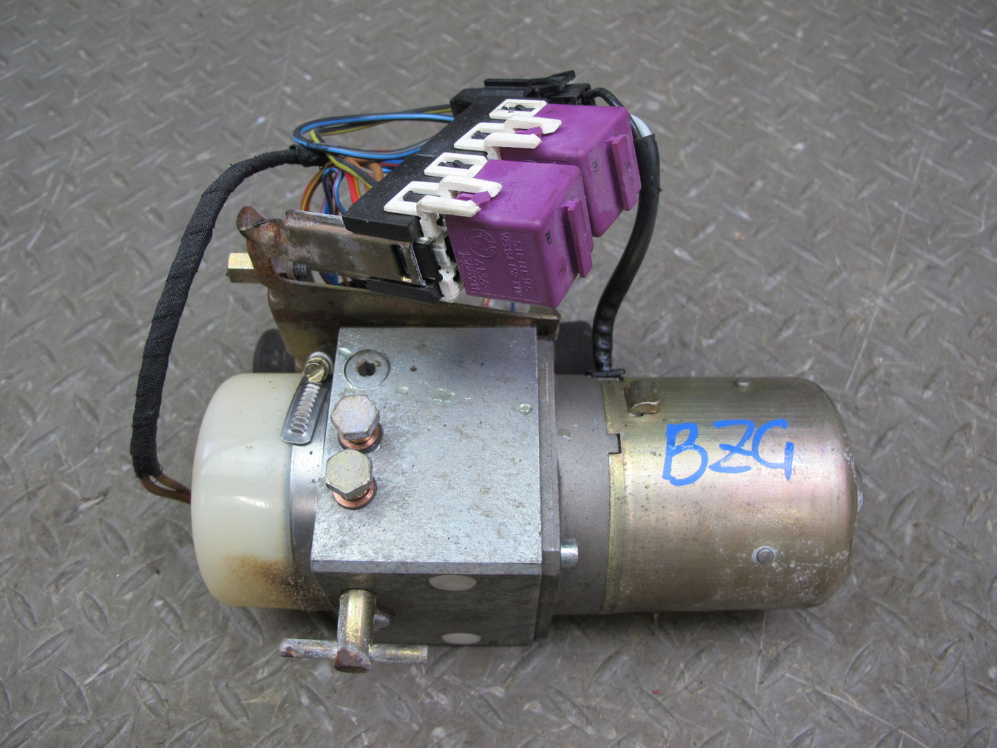 96-02 BMW E36/7 Z3 Roadster TOP Roof Hydraulic Pump Motor 8407224 OEM