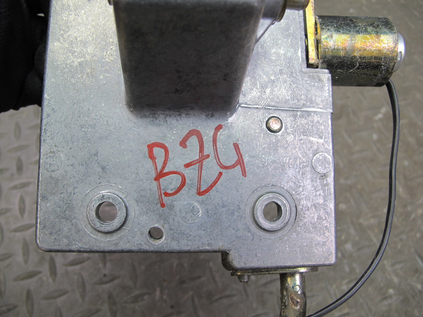 97-98 BMW E36/7 Z3 2.8L A/T Transmission Gear Shifter w Knob & Cable Assy OEM