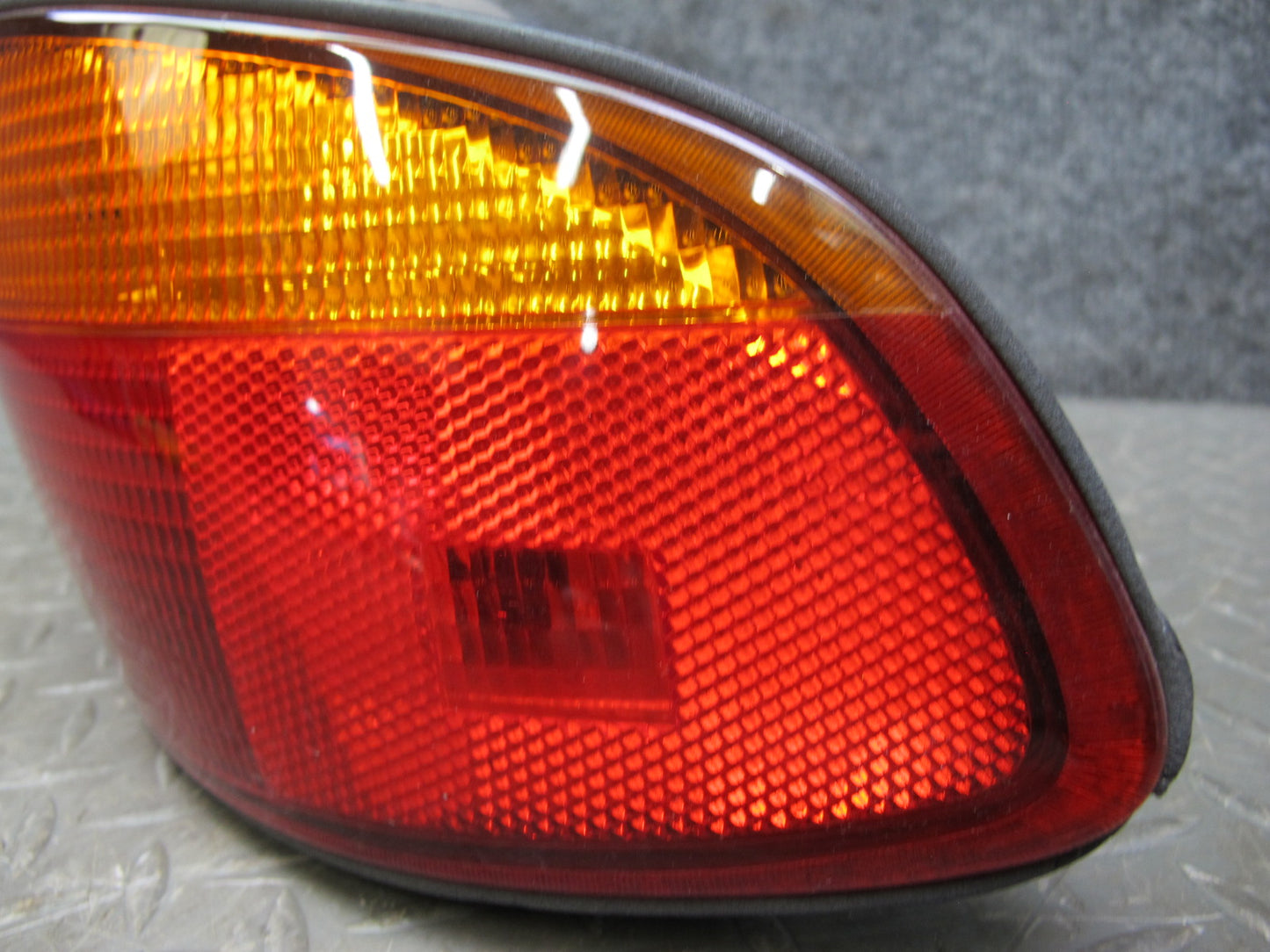 96-99 BMW E36/7 Z3 Roadster Rear Right Tail Light Lamp w Bulb Cover Assembly OEM