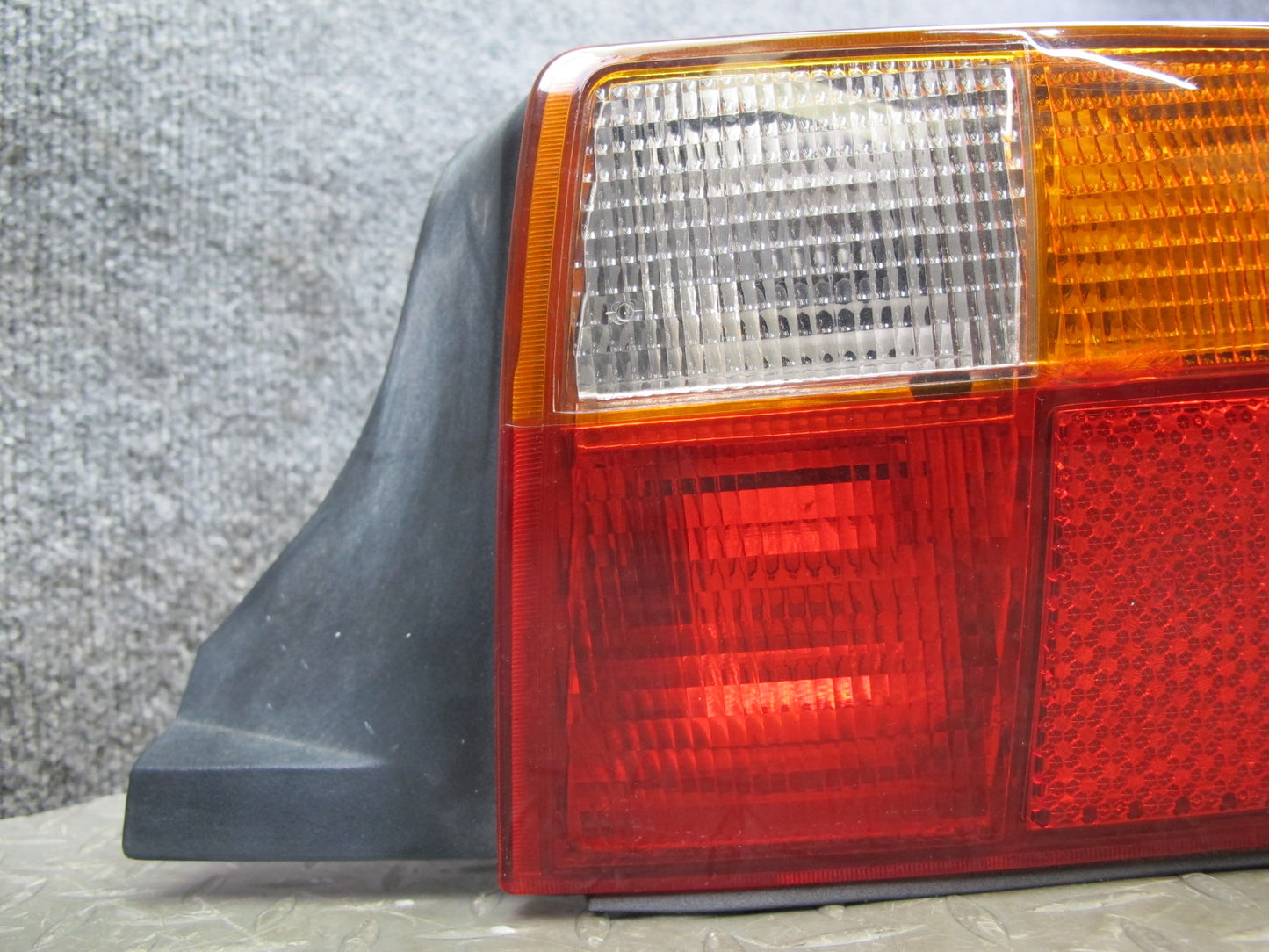 96-99 BMW E36/7 Z3 Roadster Rear Right Tail Light Lamp w Bulb Cover Assembly OEM
