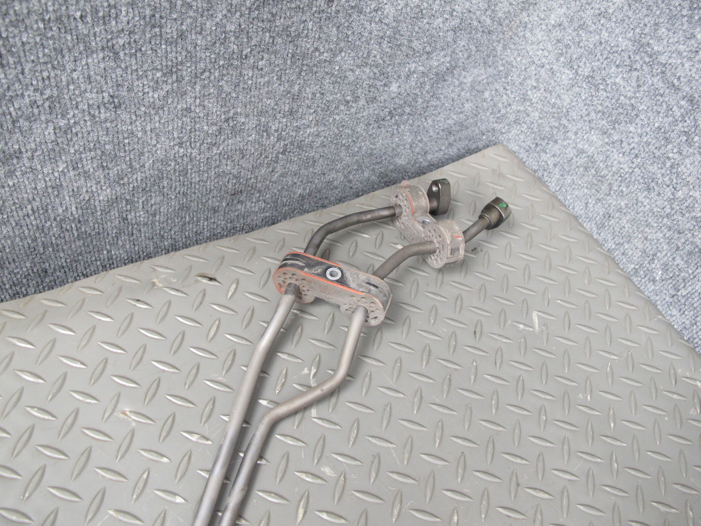 11-16 BMW F07 F10 F11 550i 8HP-70 A/T Automatic Transmission Hose Pipe Line OEM