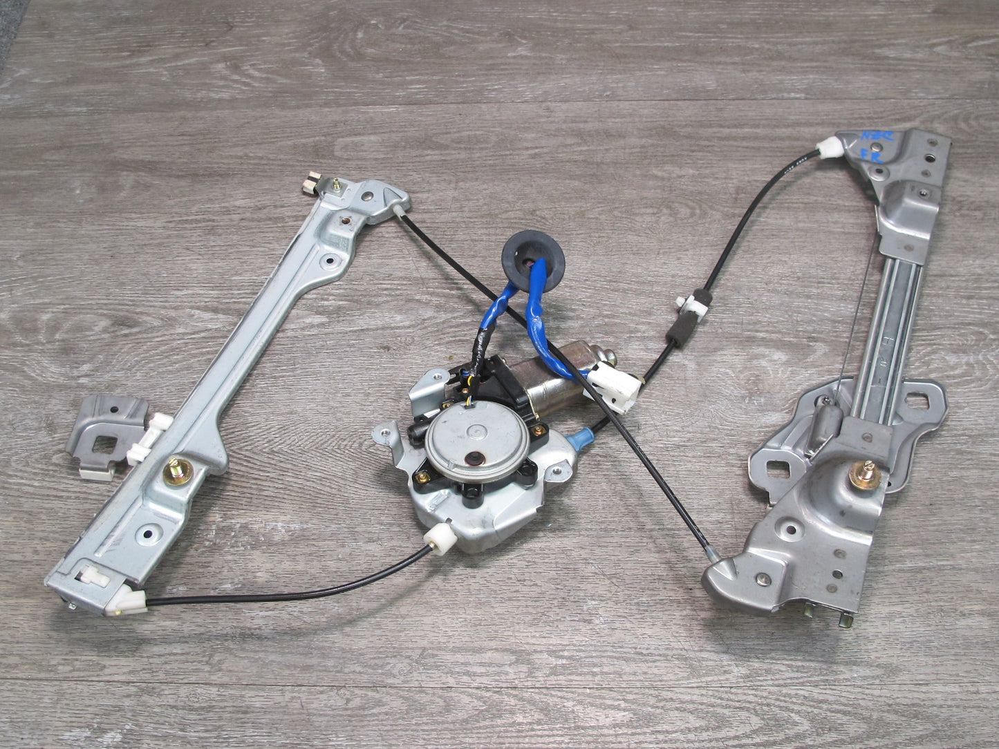 2005 Nissan 350Z Z33 Convertible Right Pass Door Window Regulator w Motor OEM