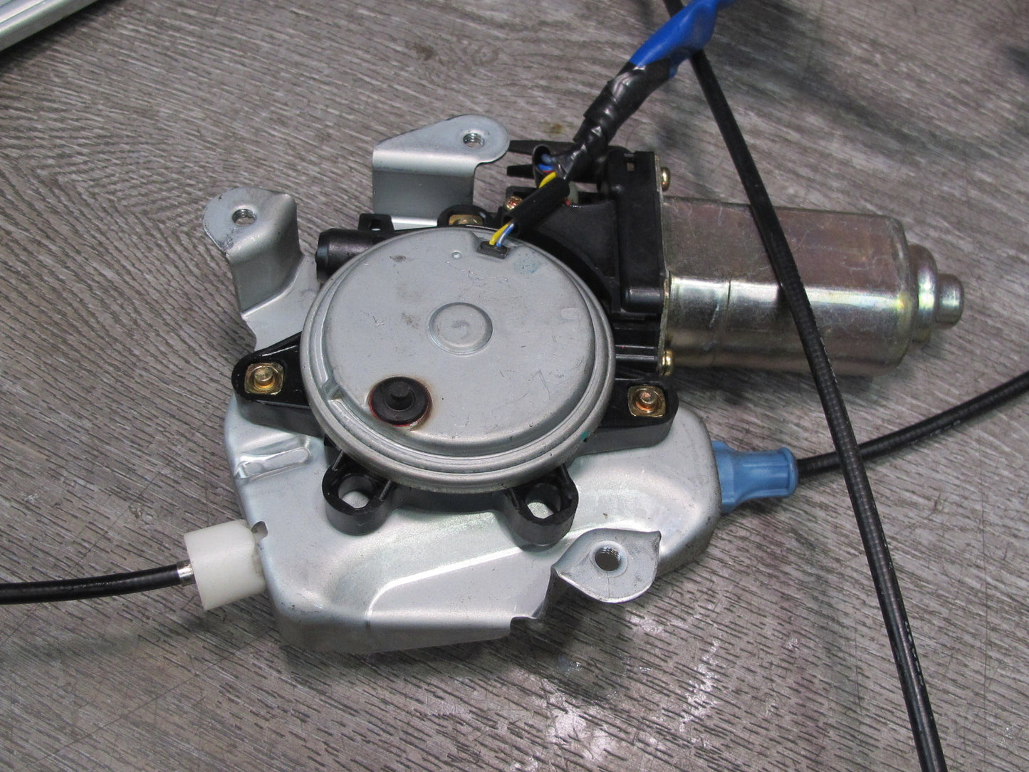 2005 Nissan 350Z Z33 Convertible Right Pass Door Window Regulator w Motor OEM