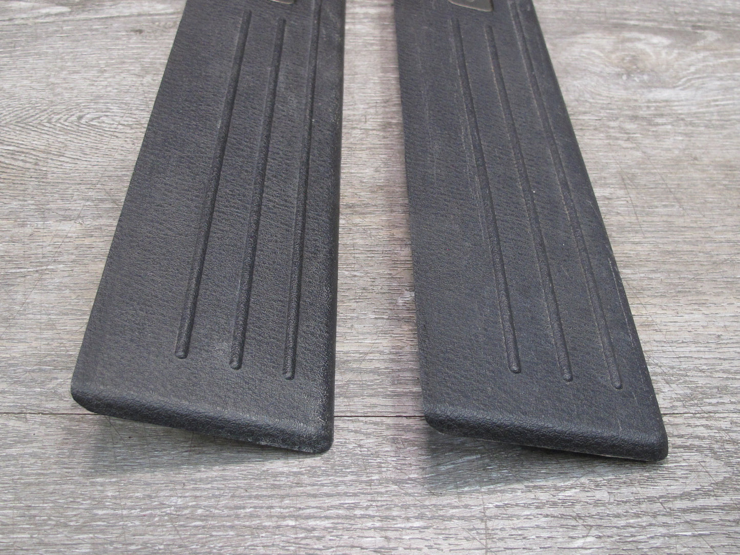 02-05 Ford Thunderbird Set of 2 Door Scuff Sill Plate Trim Cover Panel OEM
