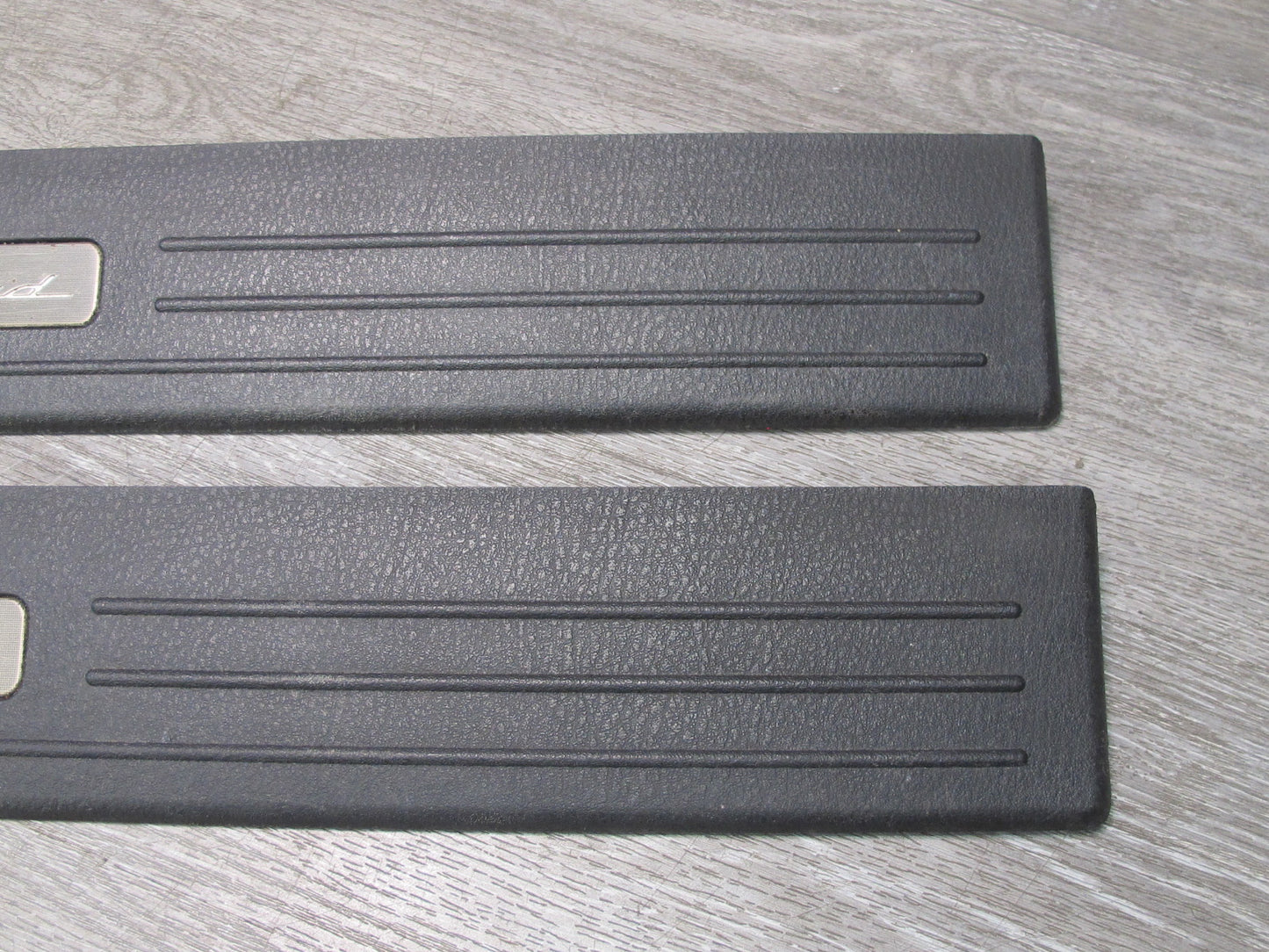 02-05 Ford Thunderbird Set of 2 Door Scuff Sill Plate Trim Cover Panel OEM