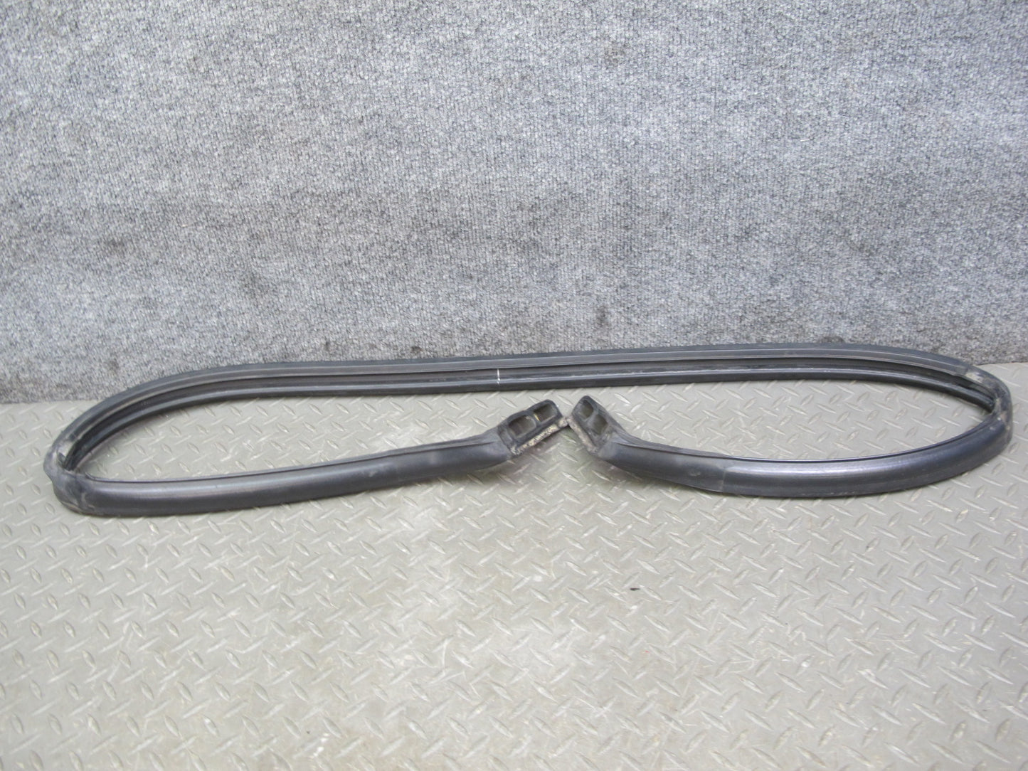 88-91 Mazda RX7 Convertible Windshield B Pillar Rear Roof Weatherstrip Seal Set