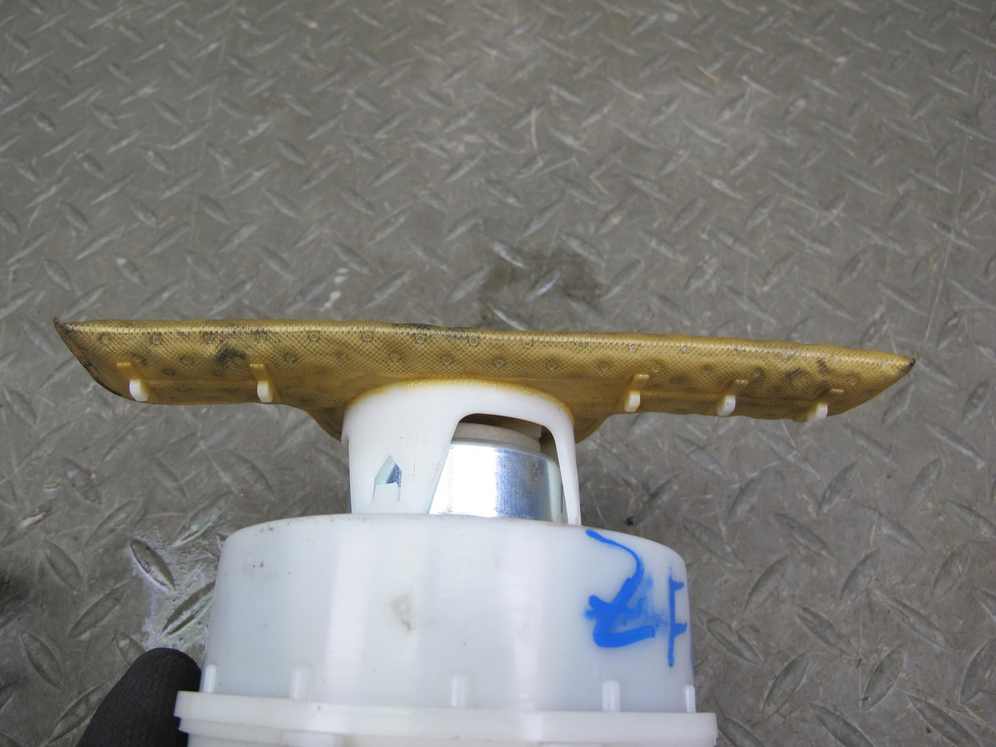 11-16 BMW F07 F10 F11 5-SERIES Fuel Pump Sending Unit 7308449 OEM