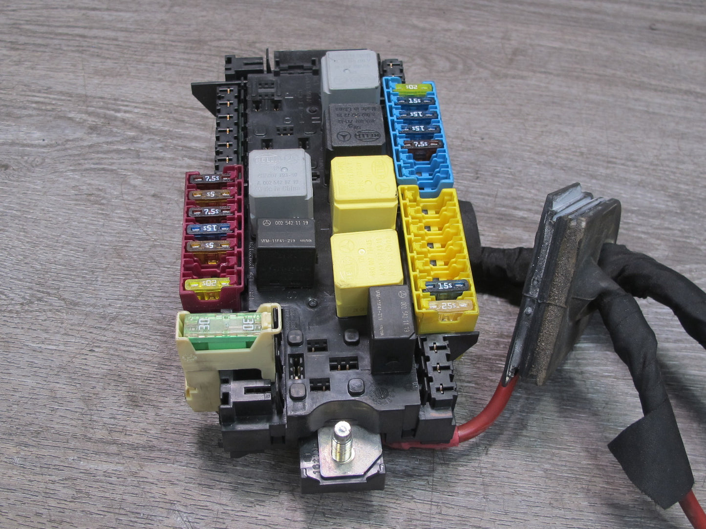 2012-2015 Mercedes W166 X166 Engine Bay Junction Fuse Relay Box