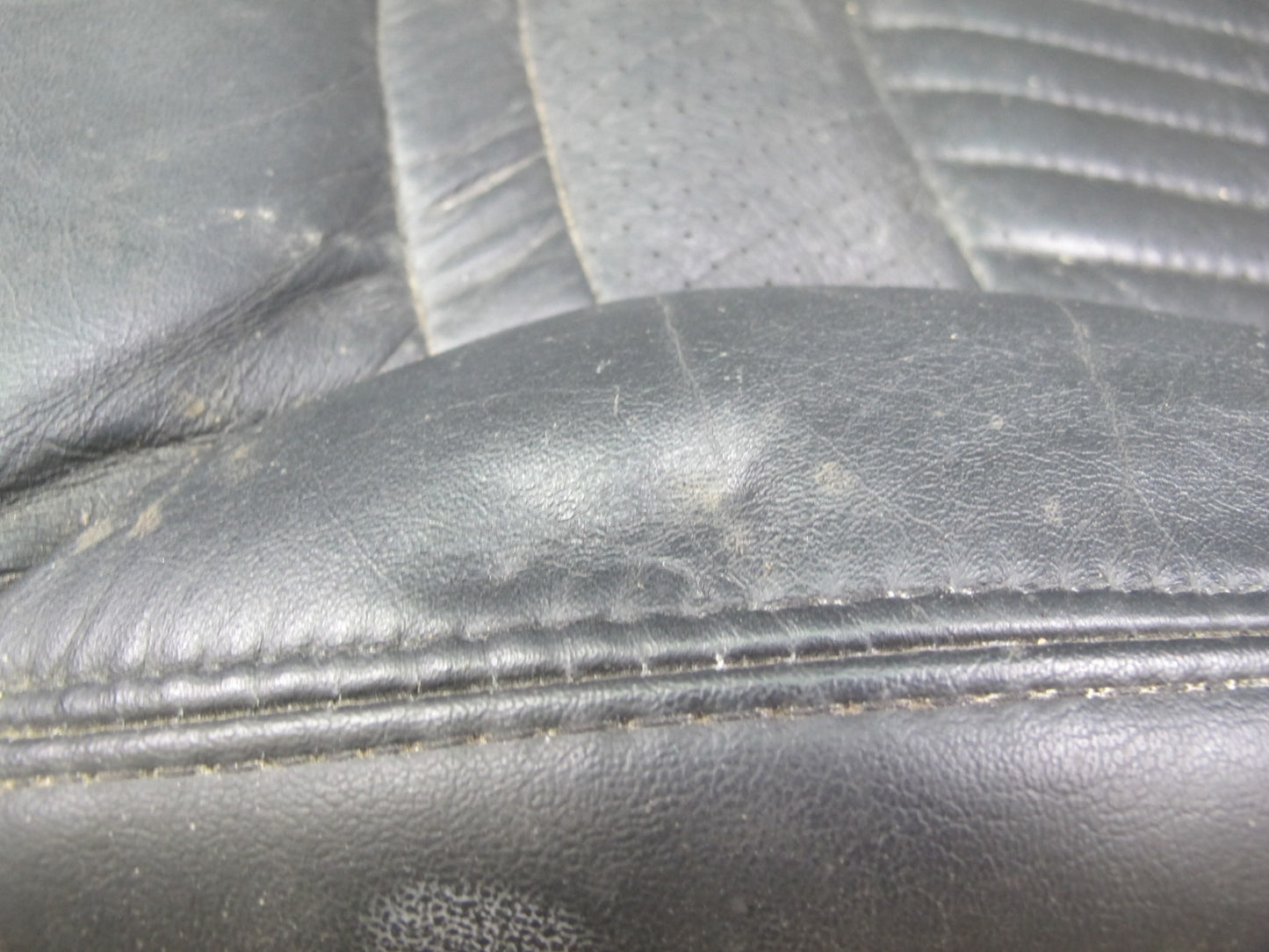 00-02 Chevrolet Corvette C5 Right Passenger Seat Lower Cushion Leather Black OEM