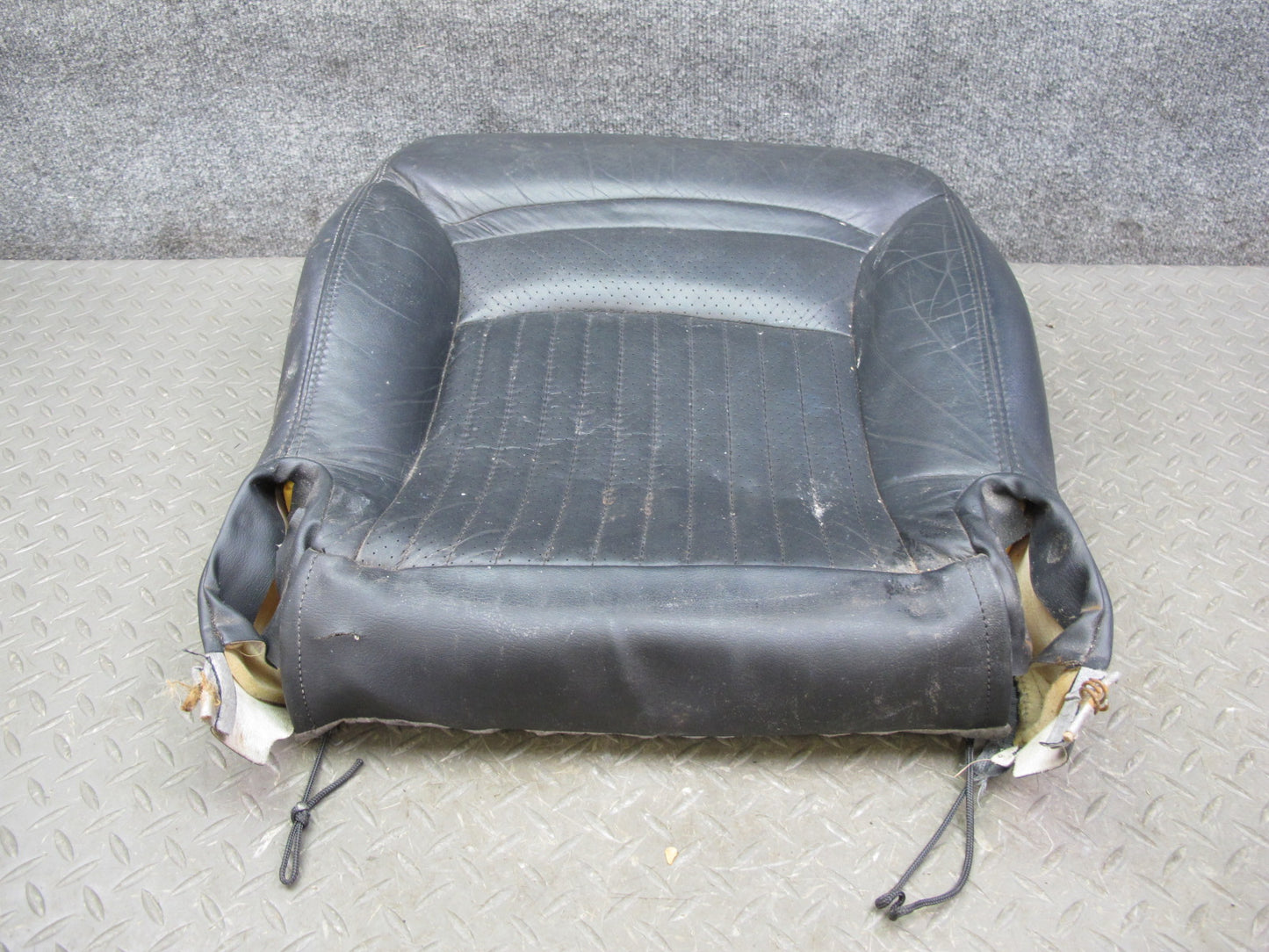00-02 Chevrolet Corvette C5 Right Passenger Seat Lower Cushion Leather Black OEM
