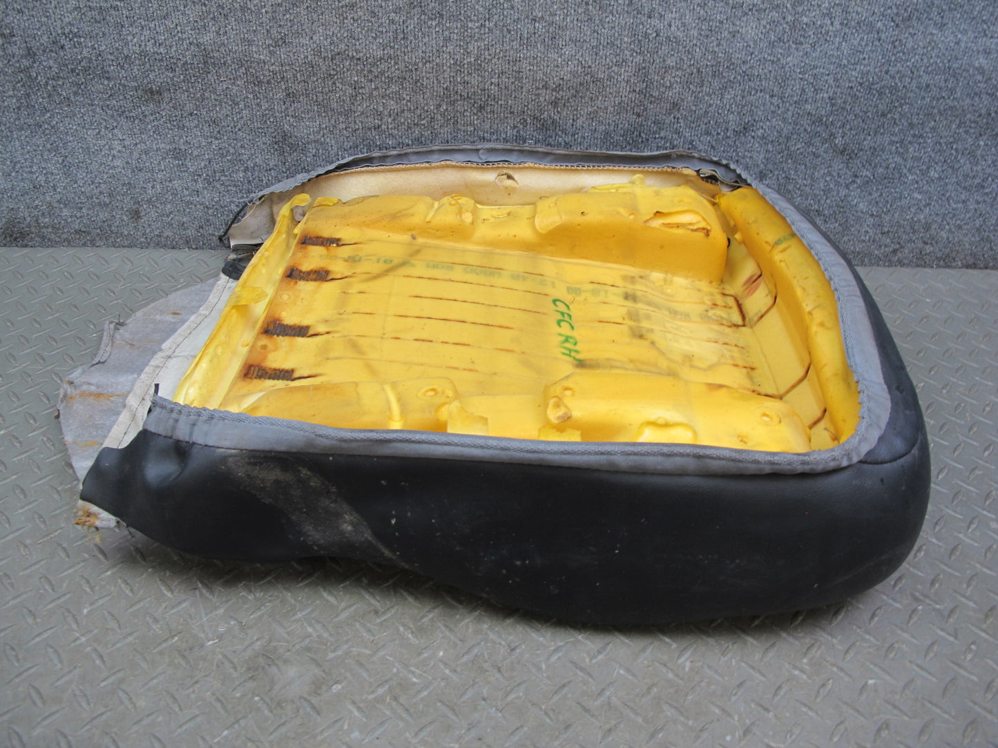 00-02 Chevrolet Corvette C5 Right Passenger Seat Lower Cushion Leather Black OEM