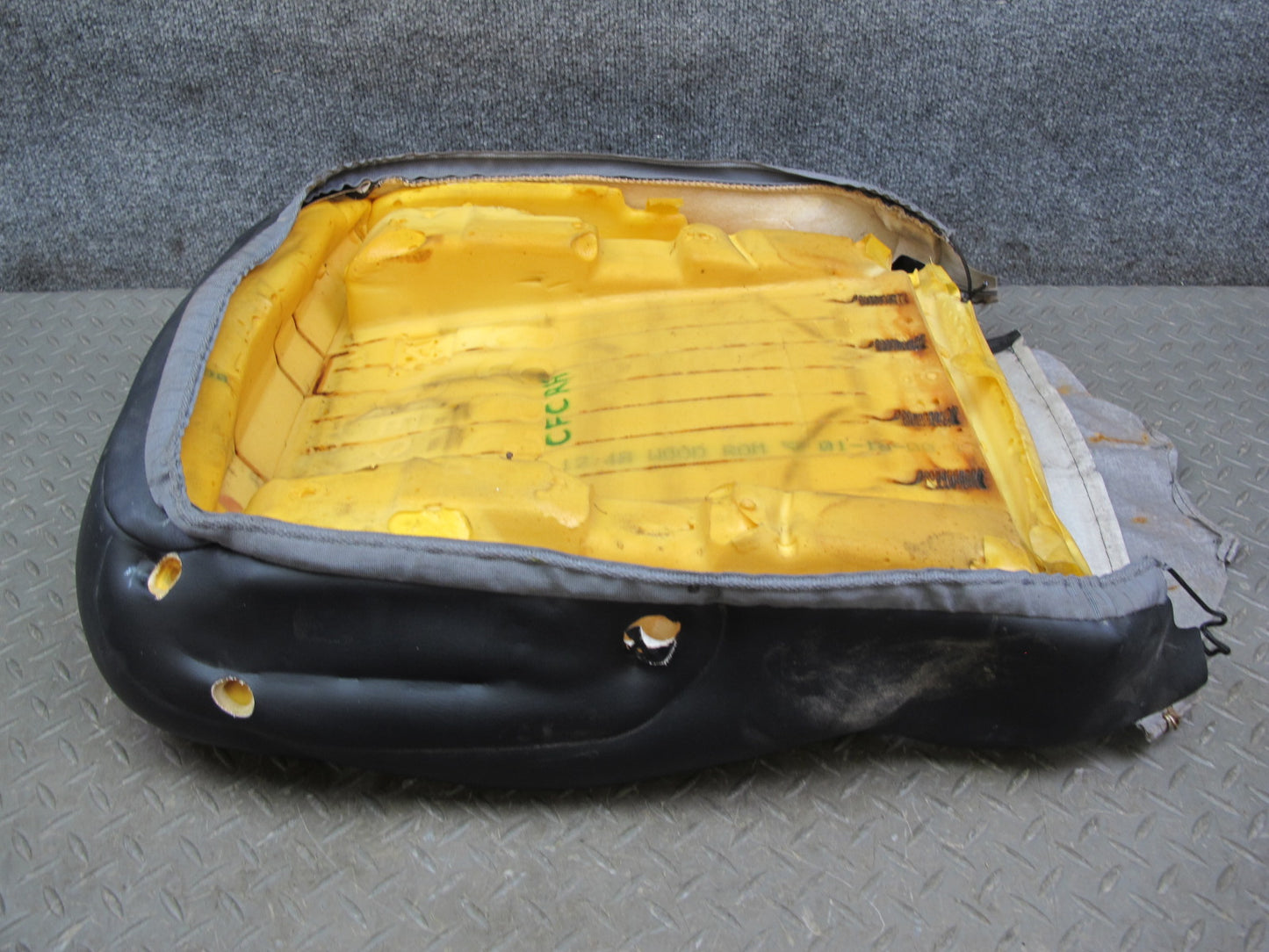 00-02 Chevrolet Corvette C5 Right Passenger Seat Lower Cushion Leather Black OEM