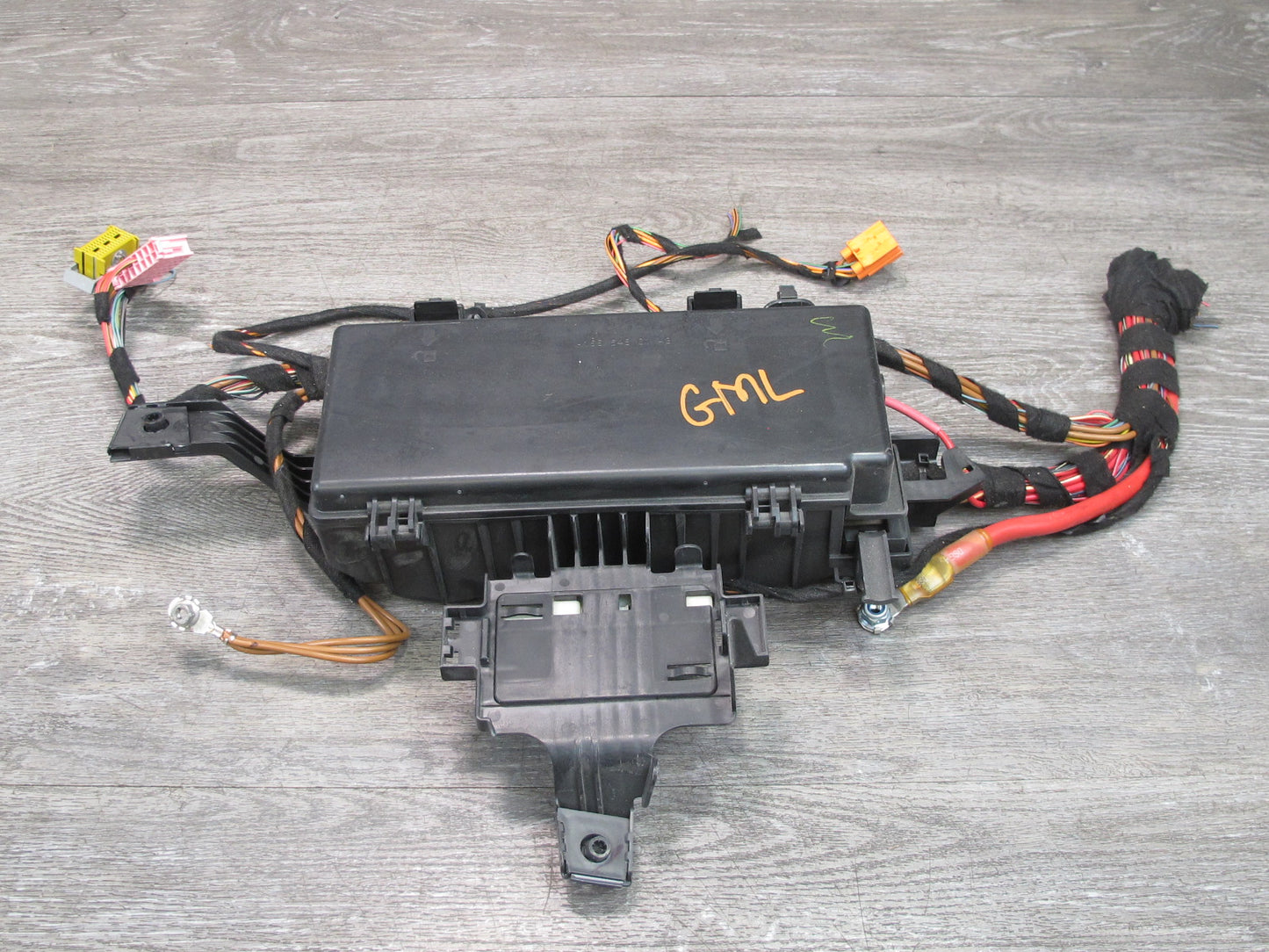 13-15 Mercedes W166 X166 Engine Bay Fuse Relay Box Module 1665460143