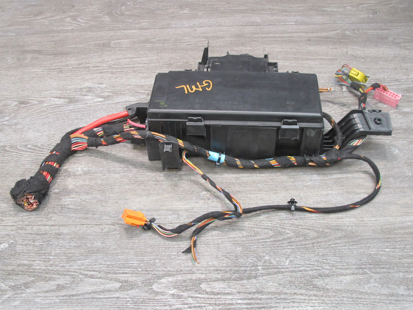 13-15 Mercedes W166 X166 Engine Bay Fuse Relay Box Module 1665460143