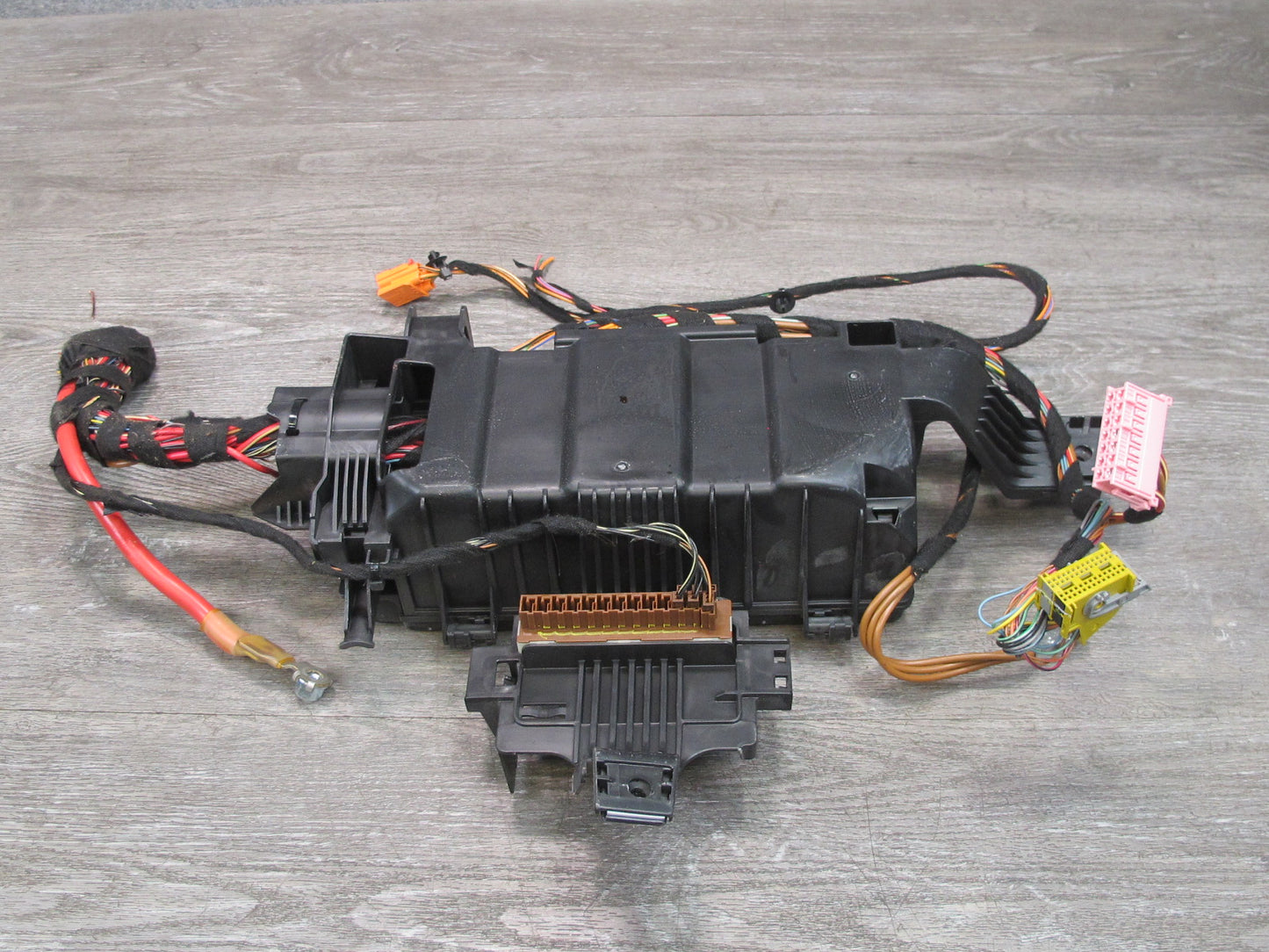 13-15 Mercedes W166 X166 Engine Bay Fuse Relay Box Module 1665460143