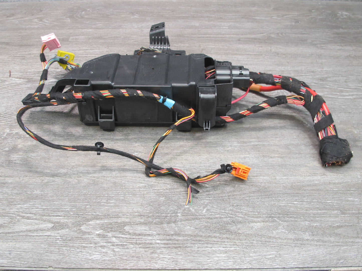 13-15 Mercedes W166 X166 Engine Bay Fuse Relay Box Module 1665460143