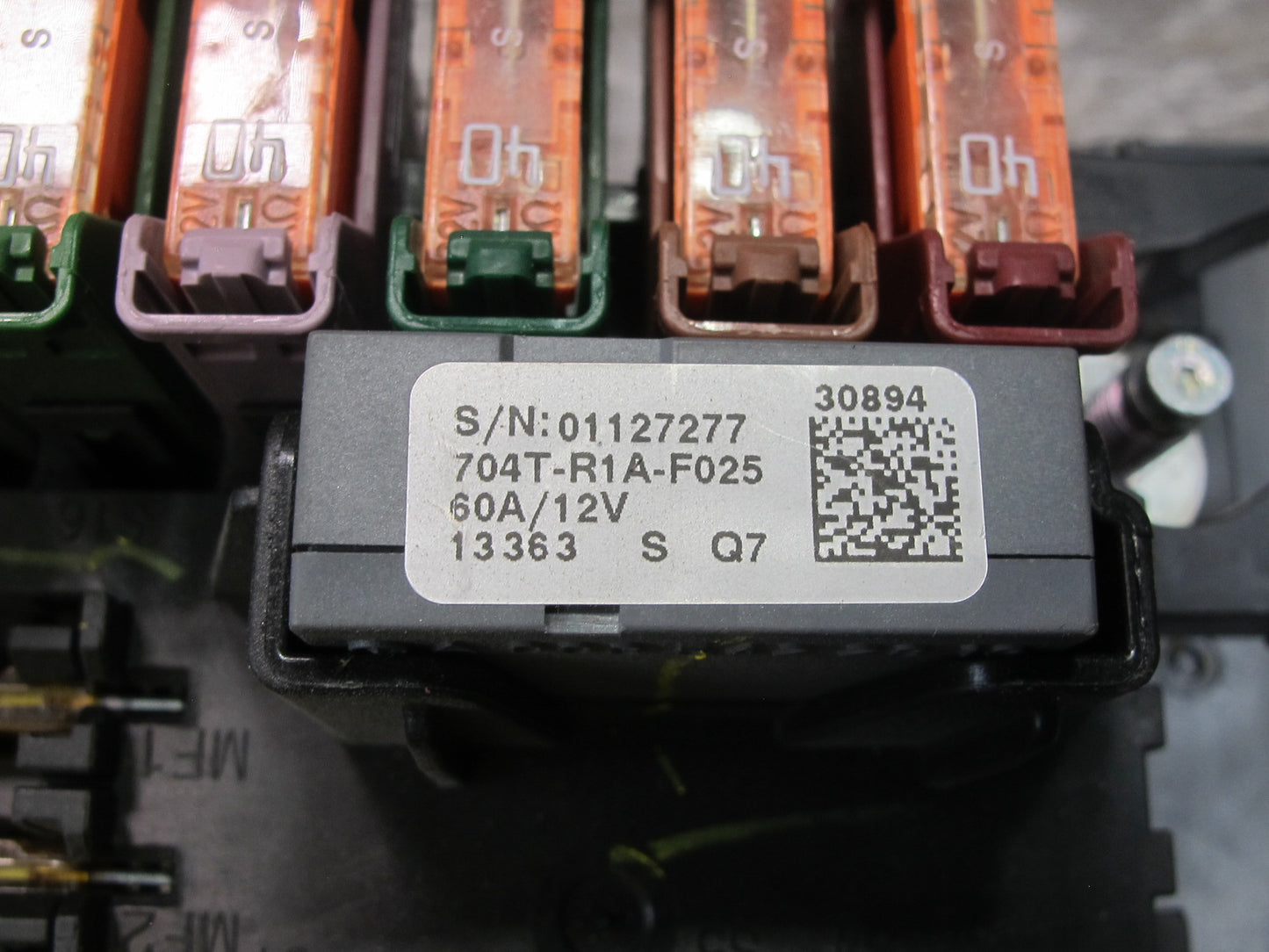 2015 Mercedes W166 Under Seat Fuse Relay Box Module 1665402350