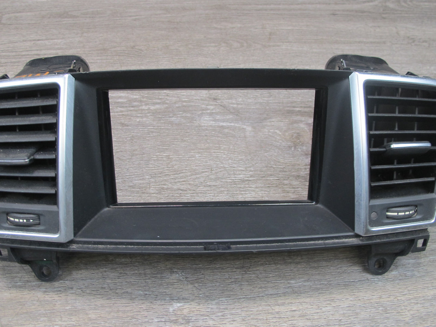2012-2015 Mercedes W166 Dash Front Center Heater Air Vent 1668300654 OEM