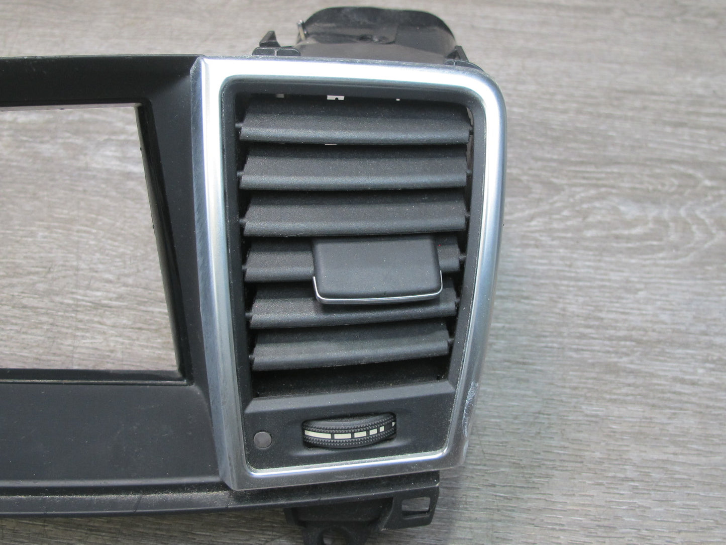 2012-2015 Mercedes W166 Dash Front Center Heater Air Vent 1668300654 OEM