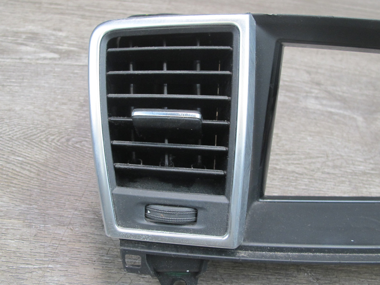 2012-2015 Mercedes W166 Dash Front Center Heater Air Vent 1668300654 OEM