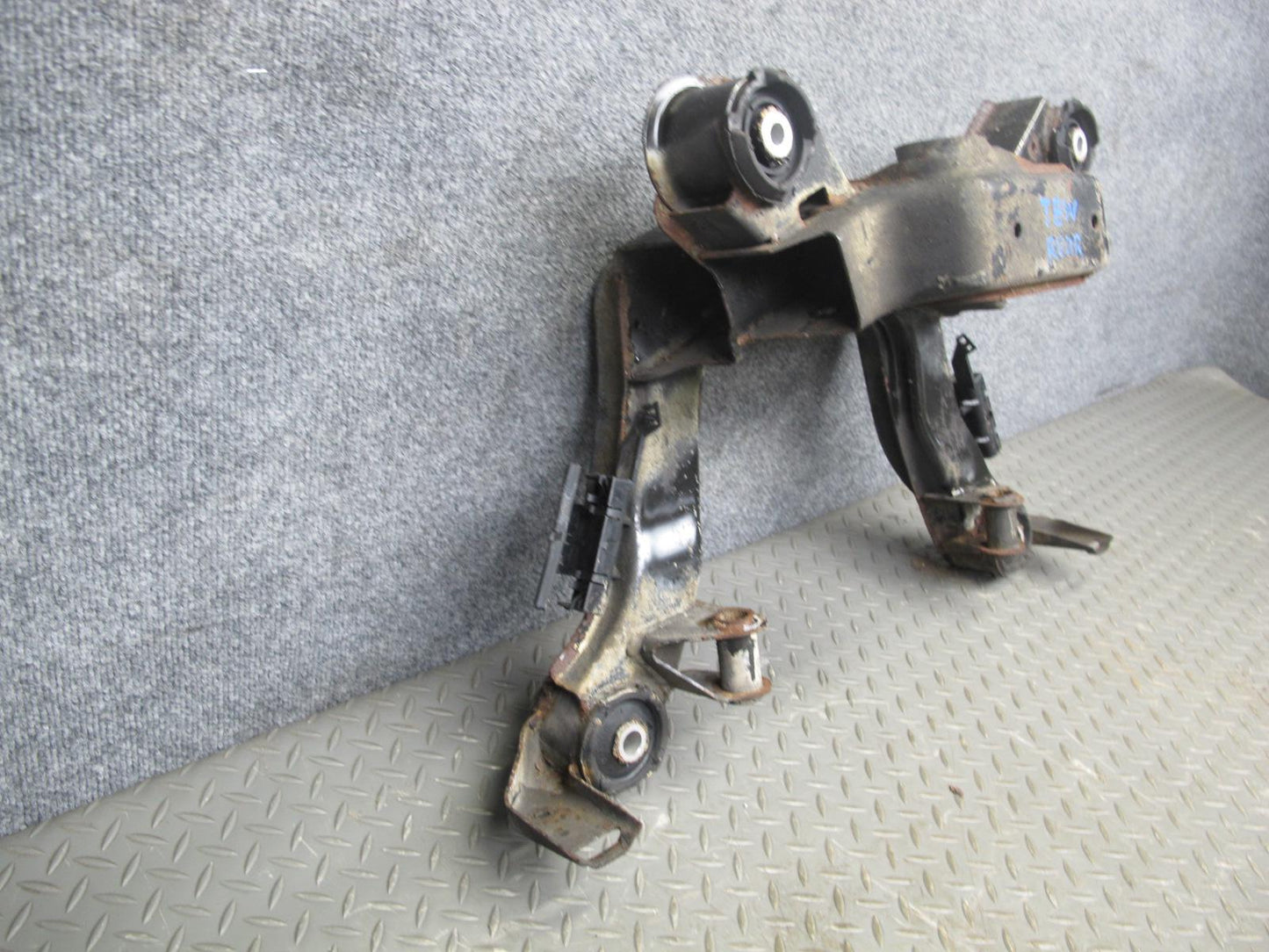 94-99 BMW E36 3-SERIES Rear Suspension Sub Frame Crossmember Carrier OEM