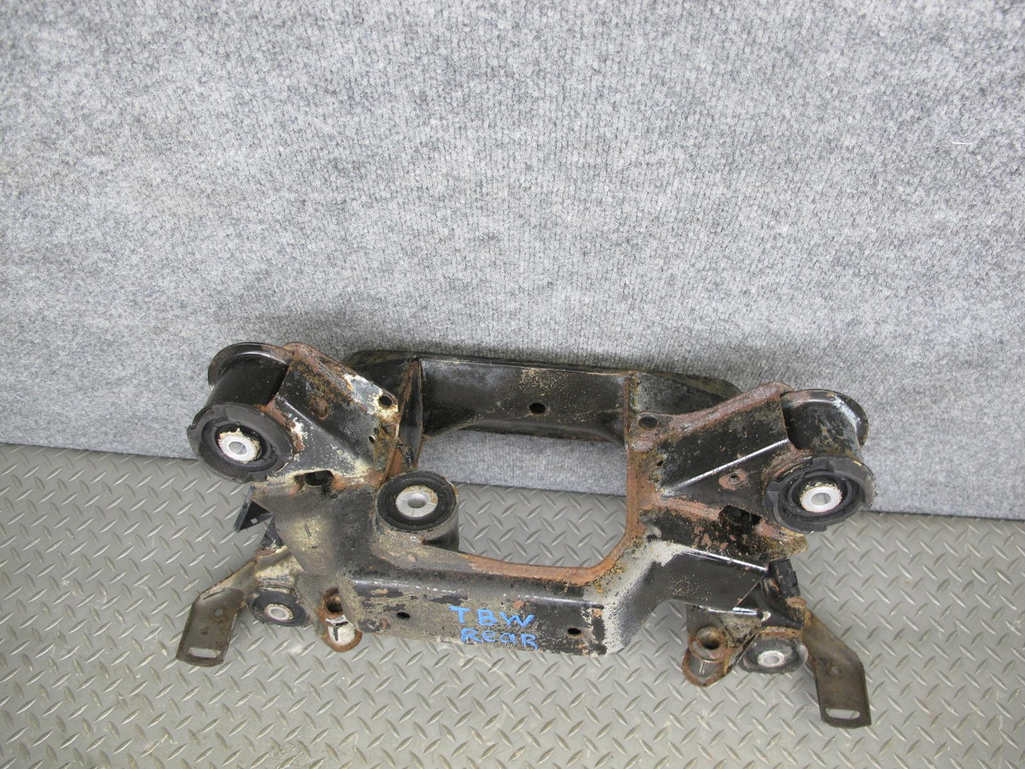 94-99 BMW E36 3-SERIES Rear Suspension Sub Frame Crossmember Carrier OEM