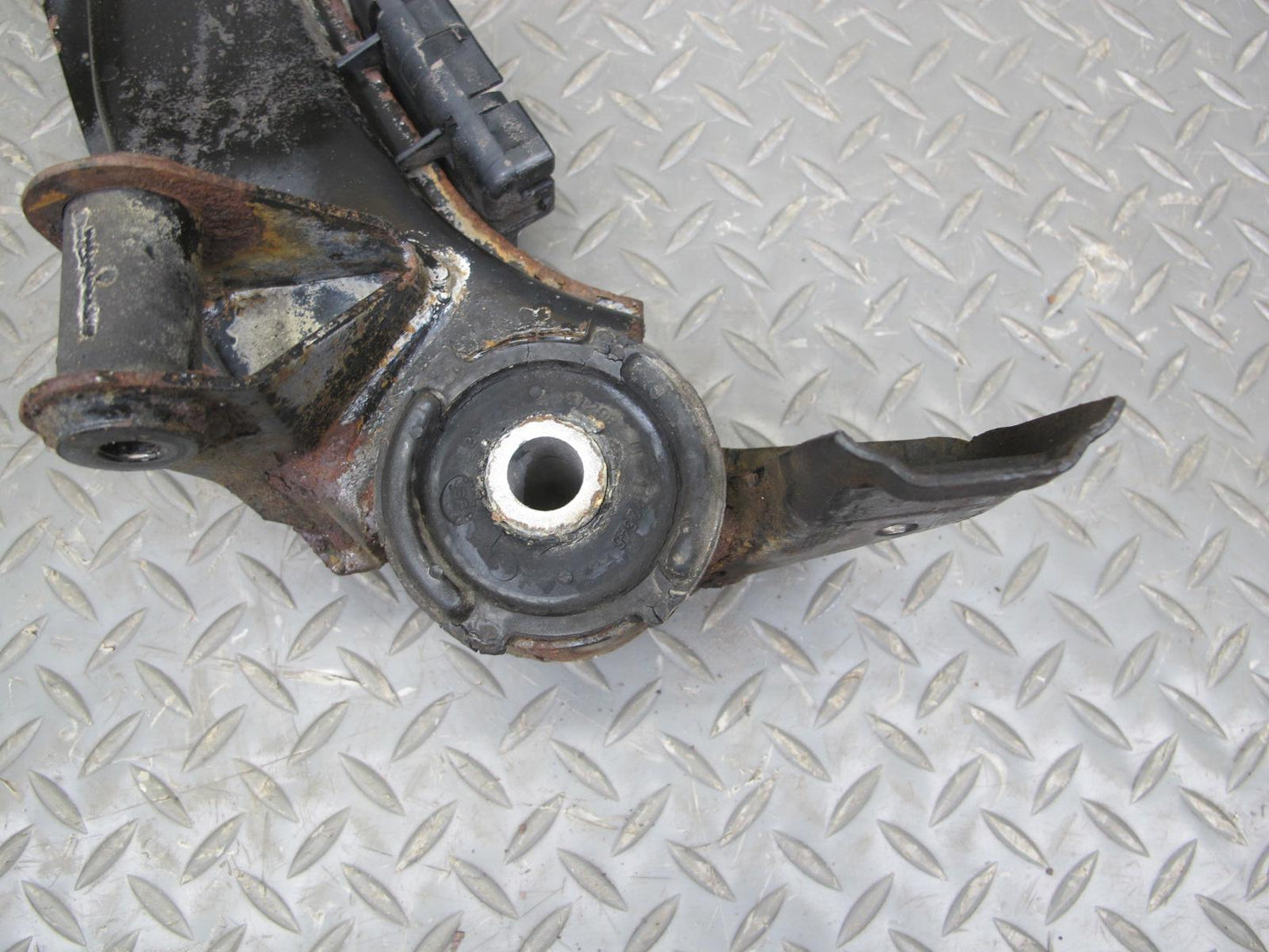 94-99 BMW E36 3-SERIES Rear Suspension Sub Frame Crossmember Carrier OEM