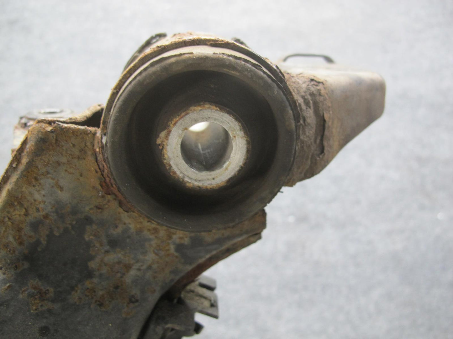 94-99 BMW E36 3-SERIES Rear Suspension Sub Frame Crossmember Carrier OEM