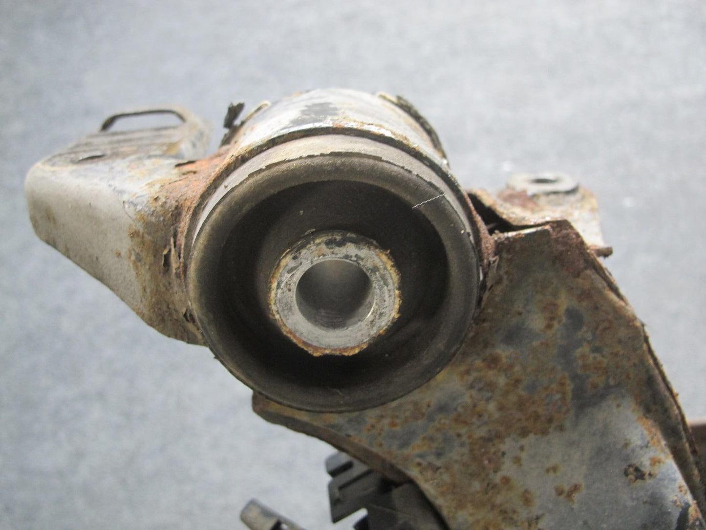 94-99 BMW E36 3-SERIES Rear Suspension Sub Frame Crossmember Carrier OEM