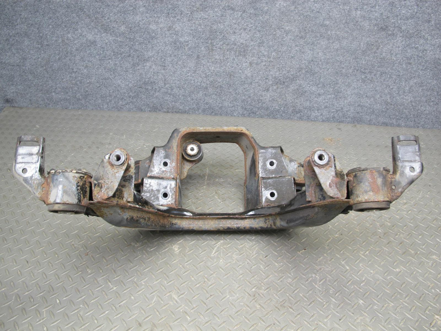 94-99 BMW E36 3-SERIES Rear Suspension Sub Frame Crossmember Carrier OEM