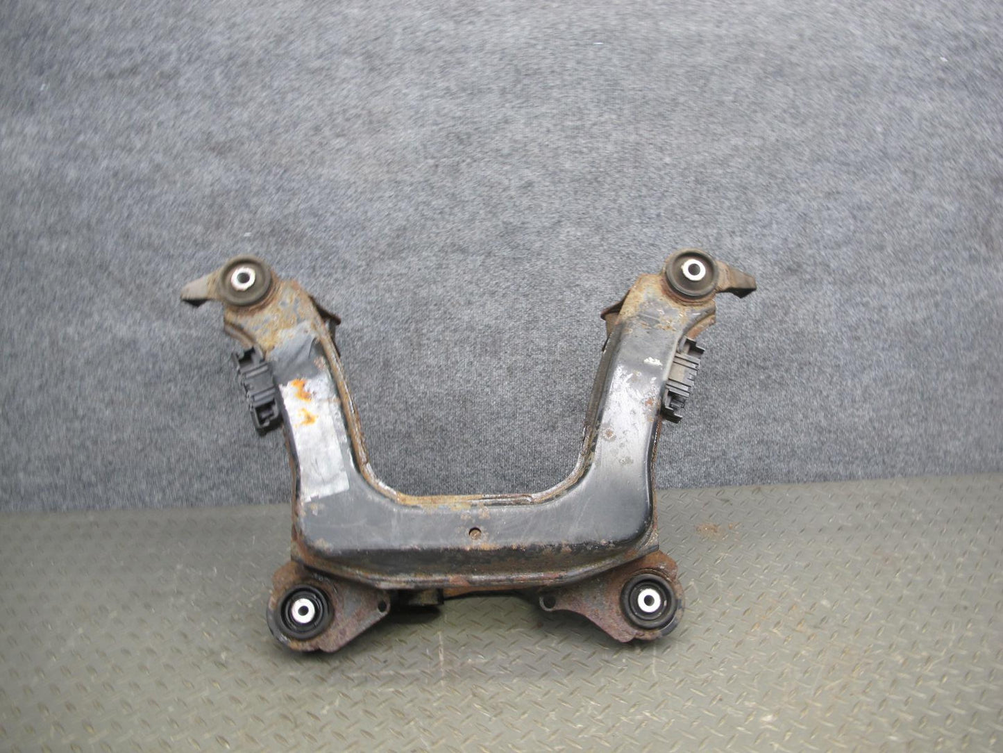 94-99 BMW E36 3-SERIES Rear Suspension Sub Frame Crossmember Carrier OEM