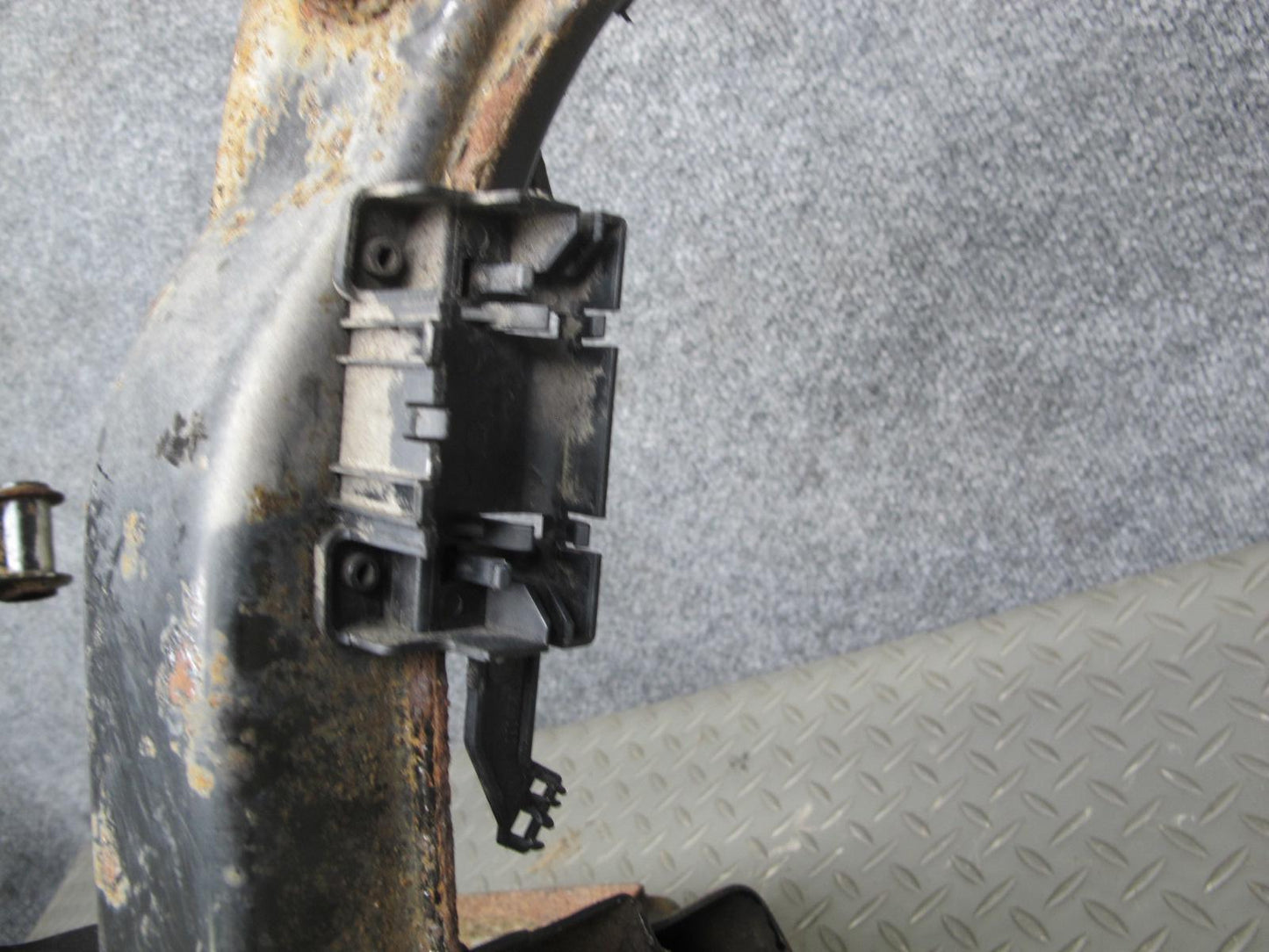 94-99 BMW E36 3-SERIES Rear Suspension Sub Frame Crossmember Carrier OEM