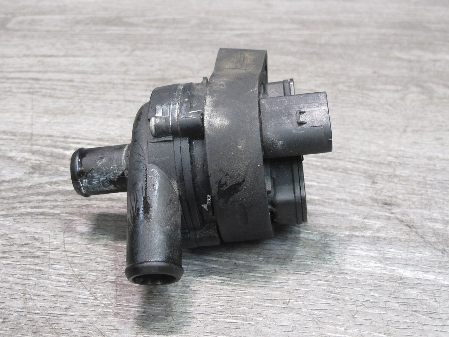 2012-2015 Mercedes W166 X166 Engine Auxiliary AUX Water Pump 2118350028 OEM