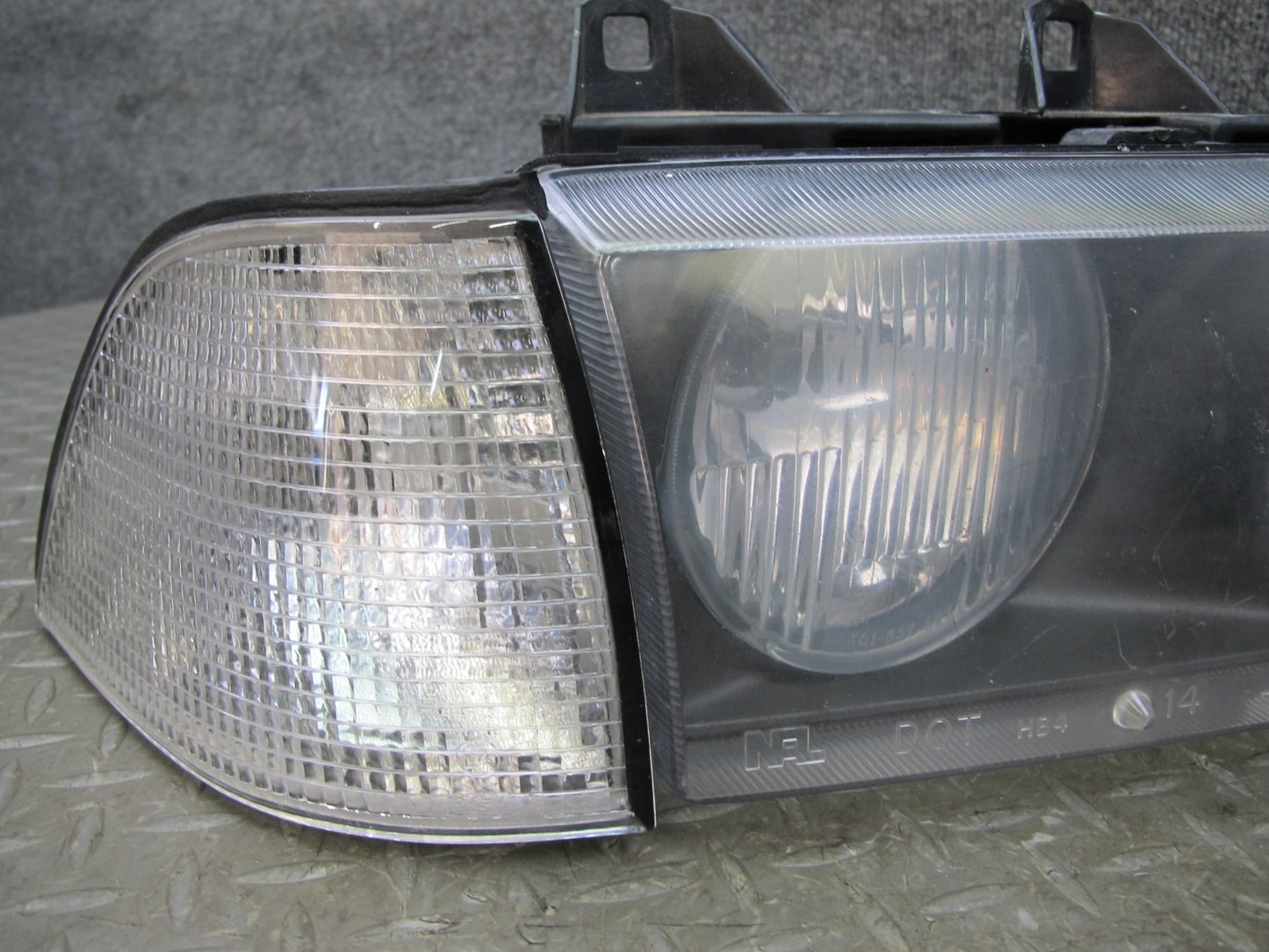 94-99 BMW E36 3-SERIES Front Right Halogen Headlight Lamp w Corner Light OEM