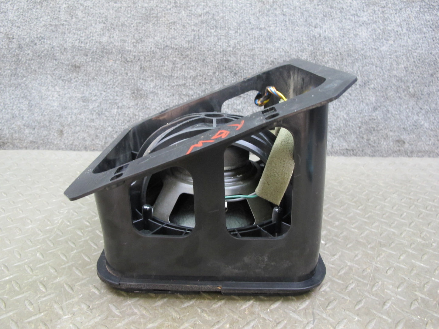 94-99 BMW E36 3-SERIES Rear TOP Hi-fi Harman Kardon Subwoofer Speaker OEM