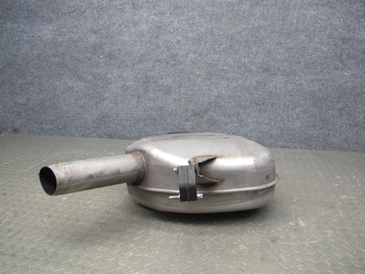 11-16 BMW F10 550i Rear Right Exhaust Muffler w Tip OEM