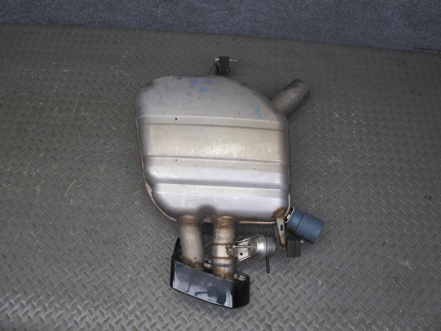 11-16 BMW F10 550i Rear Left Exhaust Muffler w Tip 7578188 OEM